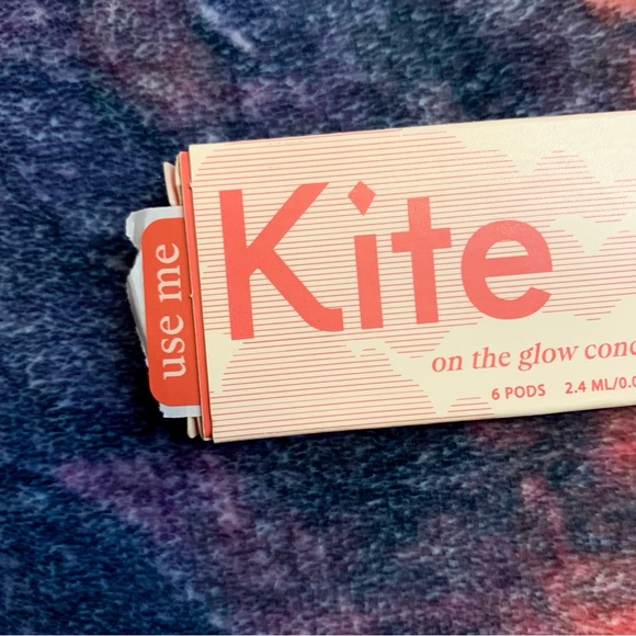 💜 Kite On the Glow Concealer Shade 03 - NWT - Picture 6 of 11